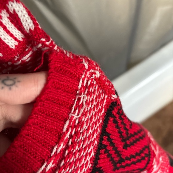 No Boundaries Red & White Jacquard Cardigan with Faux Fur Hood - NWT - Picture 8 of 8